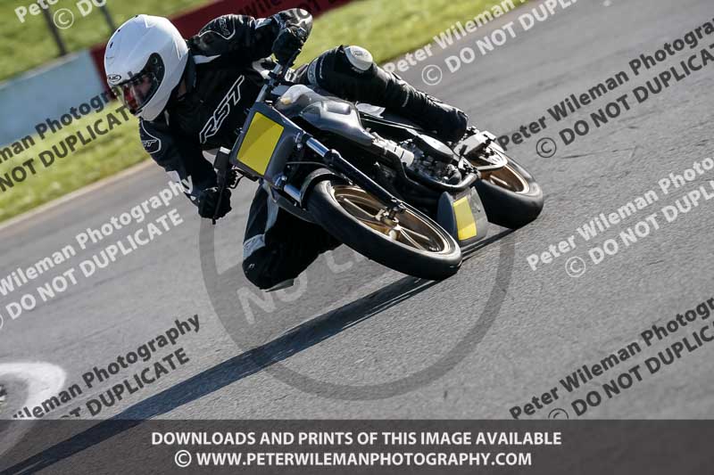 donington no limits trackday;donington park photographs;donington trackday photographs;no limits trackdays;peter wileman photography;trackday digital images;trackday photos